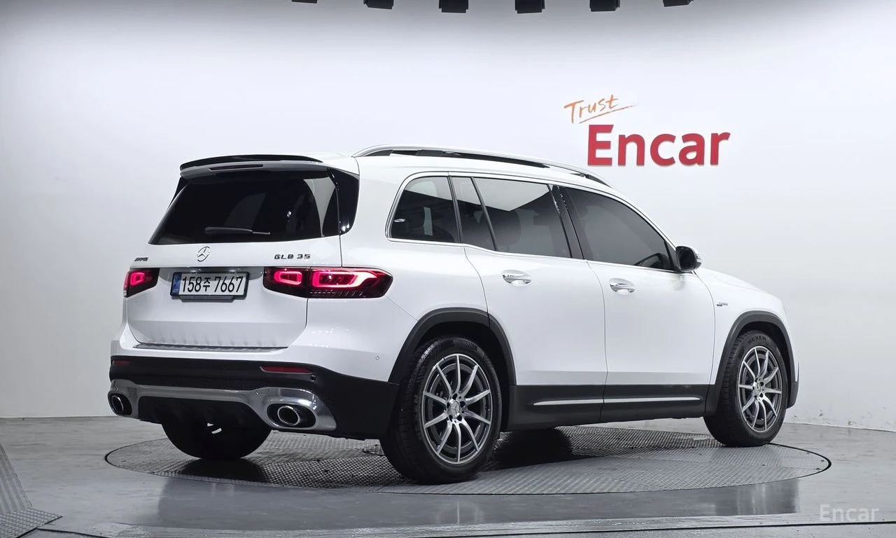 Mercedes-Benz GLB35AMG 4MATIC* ДИСТРОНИК* LANE* ASSIST* КАМЕРА* , снимка 2 - Автомобили и джипове - 55696216