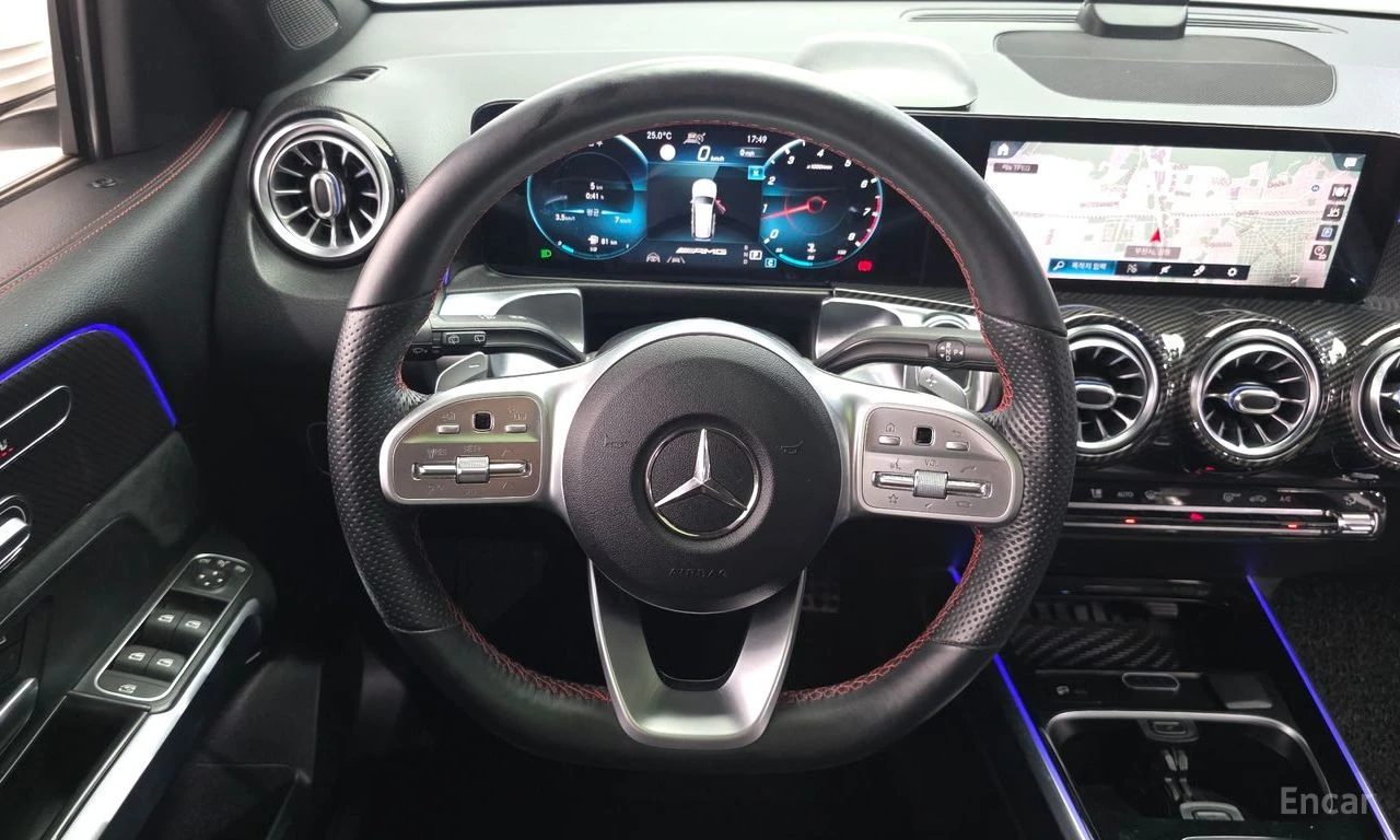 Mercedes-Benz GLB35AMG 4MATIC* ДИСТРОНИК* LANE* ASSIST* КАМЕРА* , снимка 8 - Автомобили и джипове - 55696216