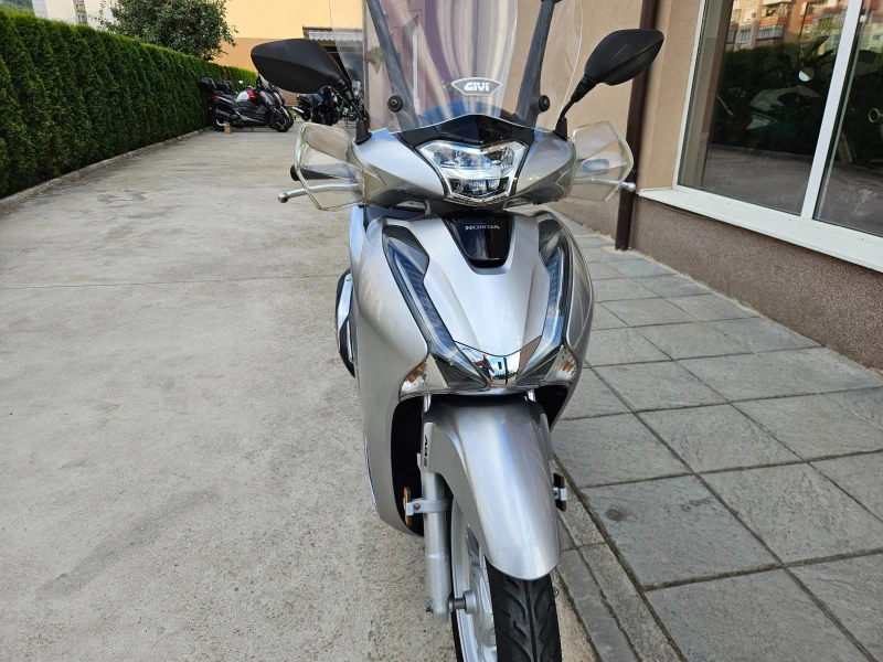 Honda Sh 150ie, ABS, Led, Start-Stop, 2017г., снимка 9 - Мотоциклети и мототехника - 46816985