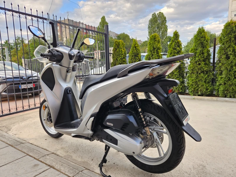 Honda Sh 150ie, ABS, Led, Start-Stop, 2017г., снимка 4 - Мотоциклети и мототехника - 46816985