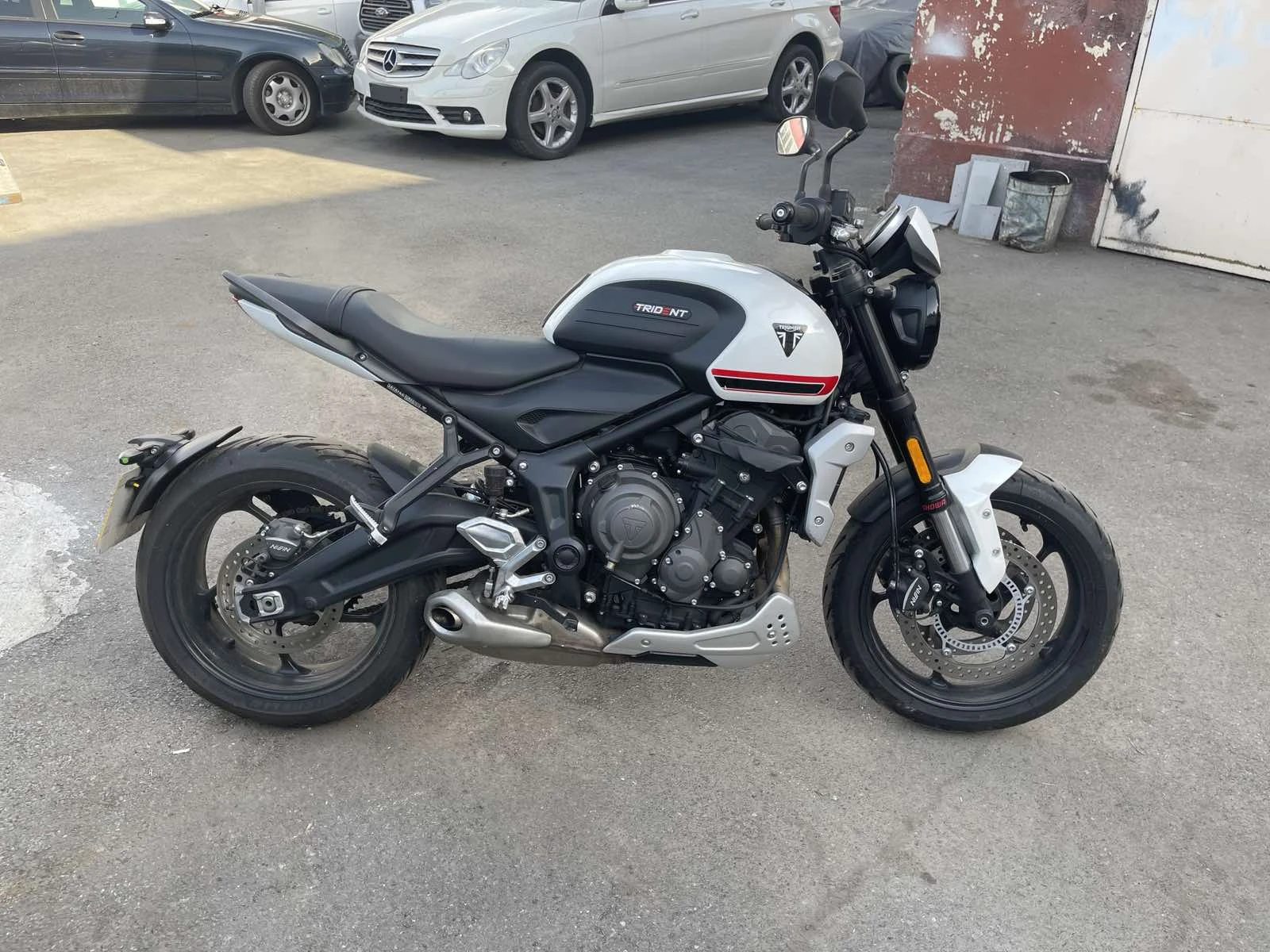 Triumph Trident | Mobile.bg   1