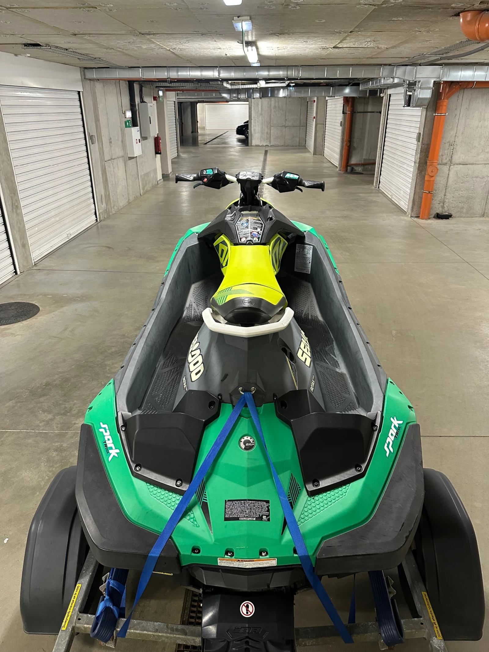 Джет Bombardier Sea Doo Spark Trixx, снимка 5 - Воден транспорт - 53857860