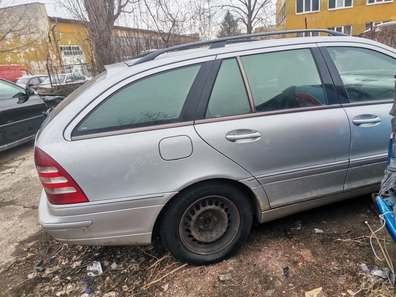 Mercedes-Benz C 220 2.2CDI 150кс, снимка 4 - Автомобили и джипове - 47189760