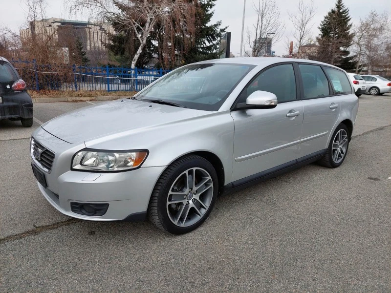 Volvo V50 1,6d 109ps XENON, снимка 1 - Автомобили и джипове - 39650056