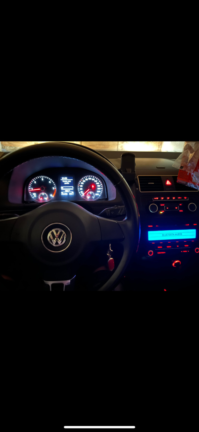 VW Touran 1.6, снимка 5 - Автомобили и джипове - 45421959