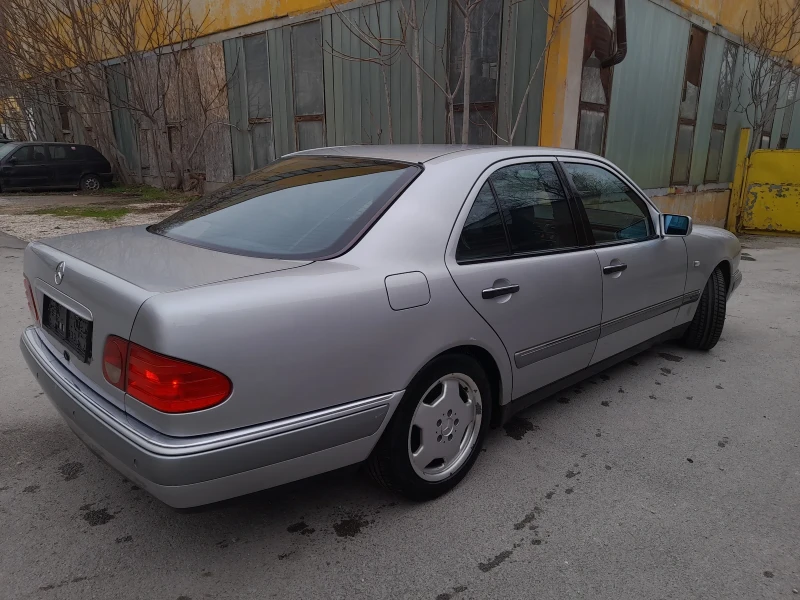 Mercedes-Benz E 290 Е 290 ТД АВТОМАТ 168км, снимка 3 - Автомобили и джипове - 48537815