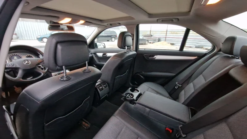 Mercedes-Benz C 180 ПАНОРАМА, подгрев, 6 ск., снимка 15 - Автомобили и джипове - 52744380