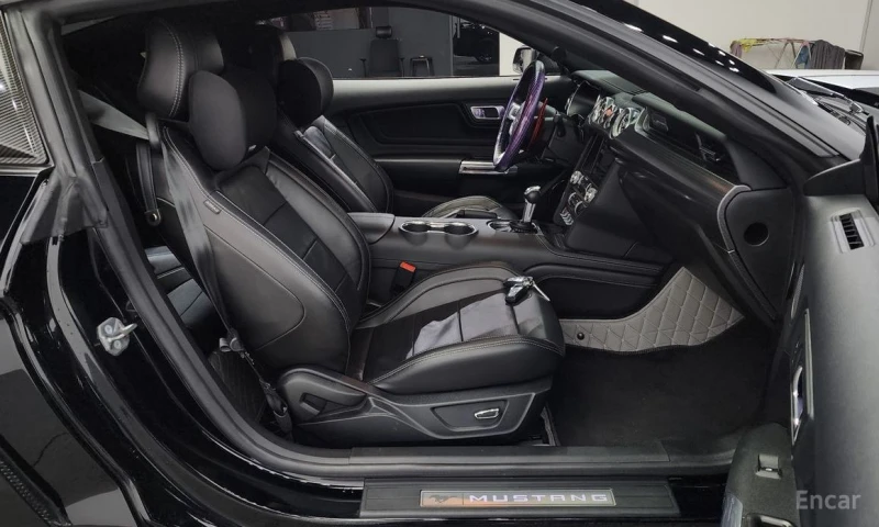 Ford Mustang, снимка 12 - Автомобили и джипове - 53182420