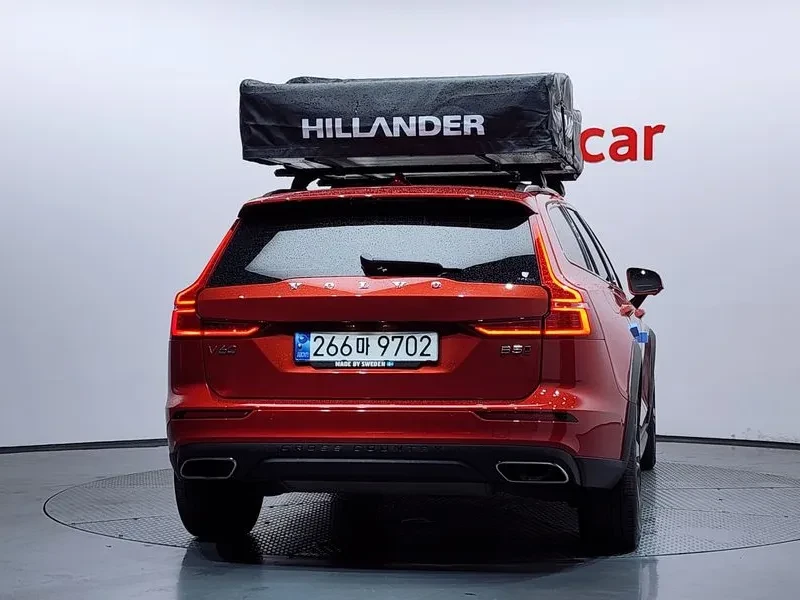 Volvo V60 Cross Country 2Nd Generation B5 Pro Awd, снимка 4 - Автомобили и джипове - 55000437
