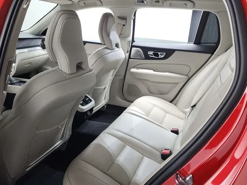 Volvo V60 Cross Country 2Nd Generation B5 Pro Awd, снимка 11 - Автомобили и джипове - 55000437
