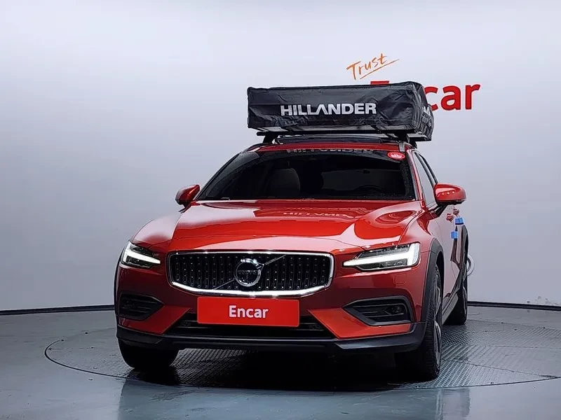Volvo V60 Cross Country 2Nd Generation B5 Pro Awd, снимка 3 - Автомобили и джипове - 55000437