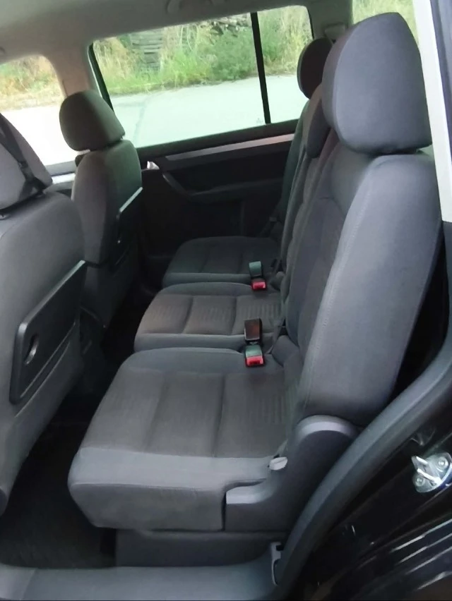 VW Touran, снимка 11 - Автомобили и джипове - 55602949