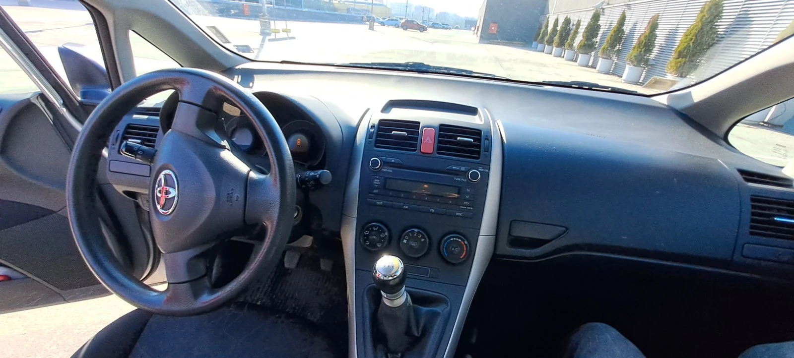 Toyota Auris 1.33 Dual-VVTi EU-5/ 6 СКОРОСТИ - изображение 10