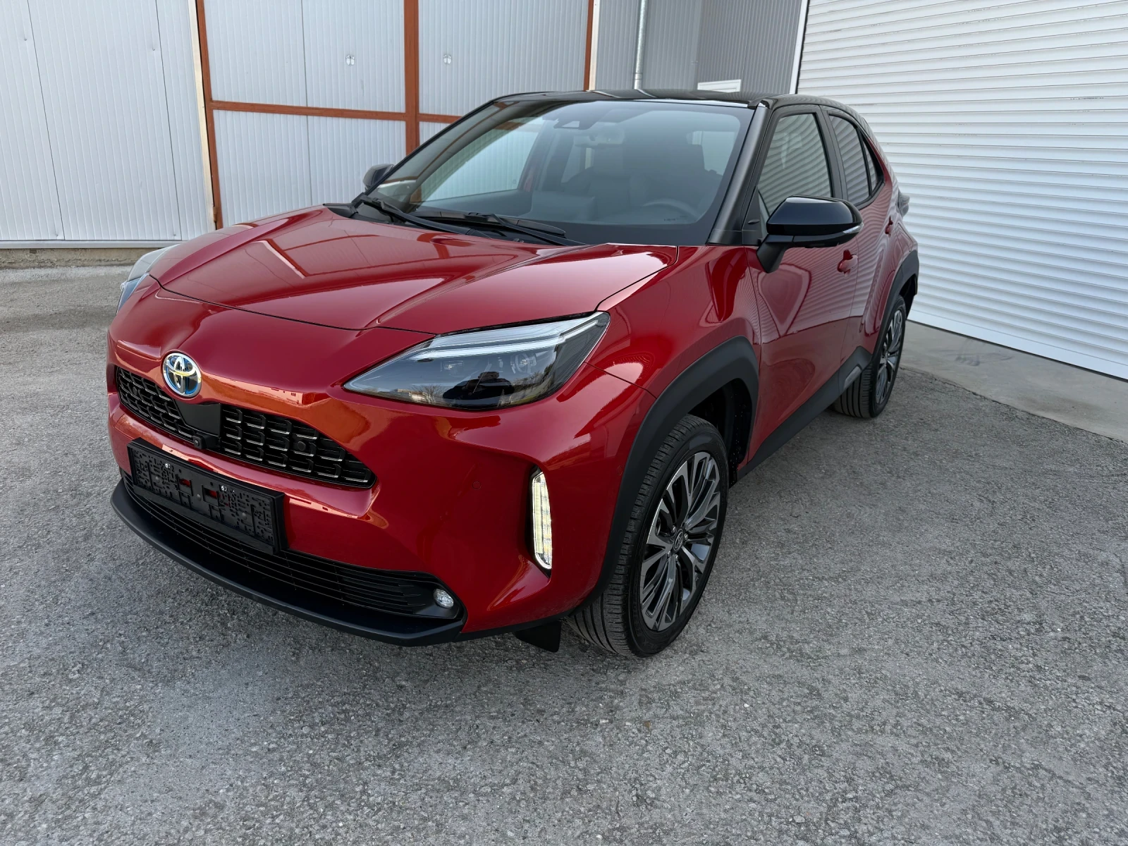 Toyota Yaris Cross 4x4 AWD, 4400 km Гаранционен, Хибрид, 2024г. - изображение 2
