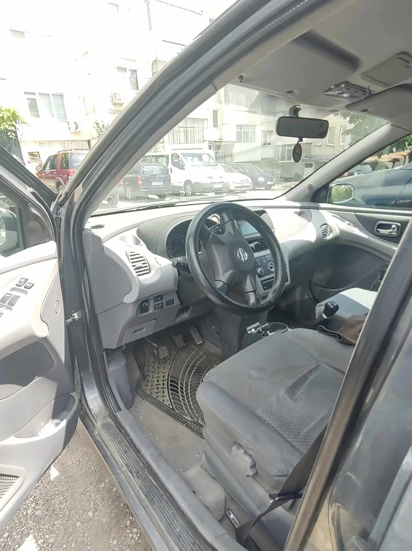 Nissan Almera tino  - изображение 2