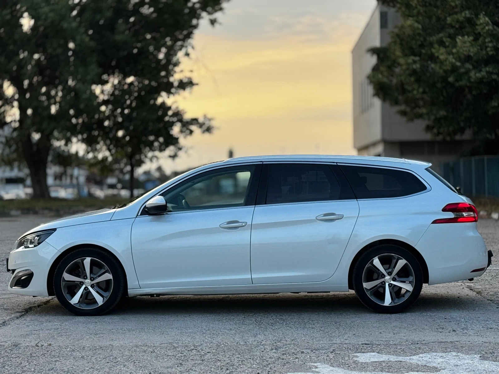 Peugeot 308 2.0BlueHDI/KEYLESS/ПАНОРАМА - изображение 2