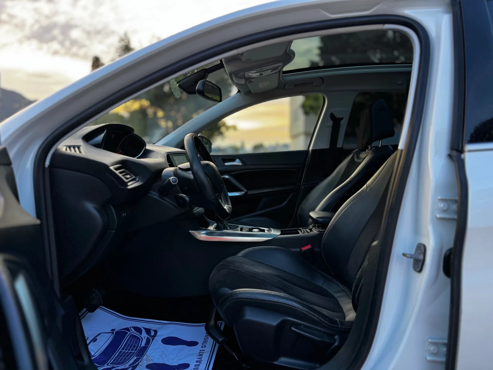 Peugeot 308 2.0BlueHDI/KEYLESS/ПАНОРАМА - изображение 9