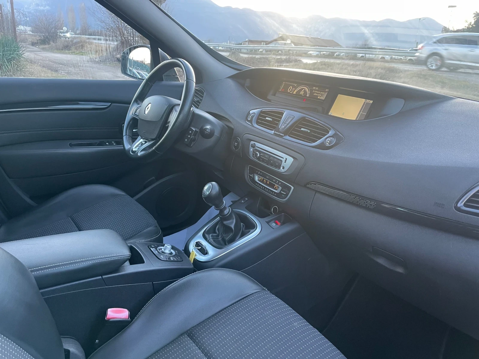 Renault Scenic 1.5 DCI 110 - изображение 6