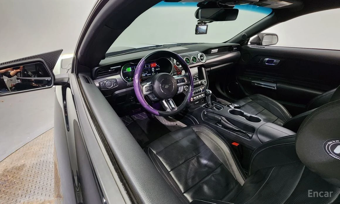 Ford Mustang  - изображение 7