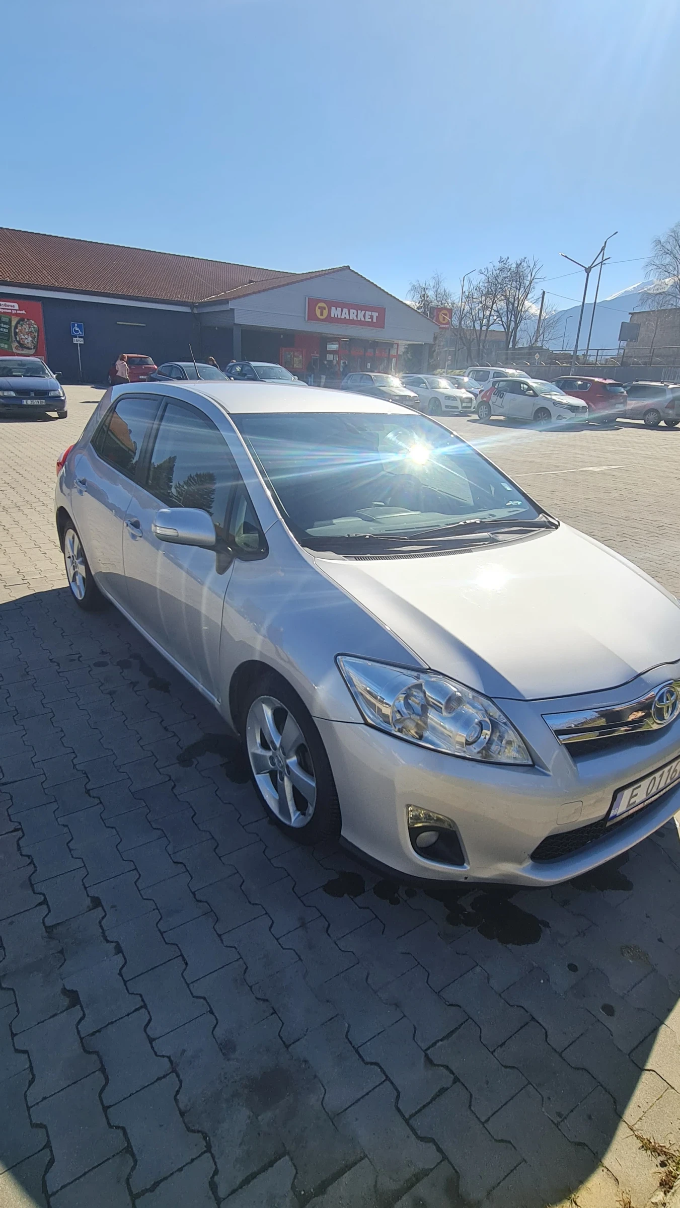 Toyota Auris 1.8i hybrid - изображение 3