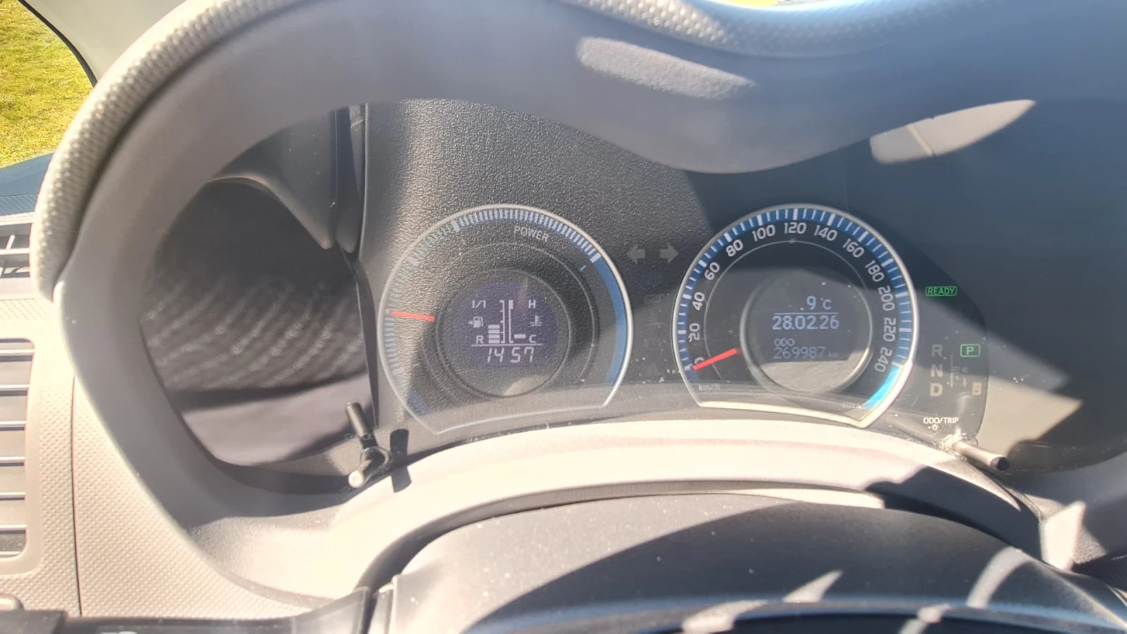 Toyota Auris 1.8i hybrid - изображение 4