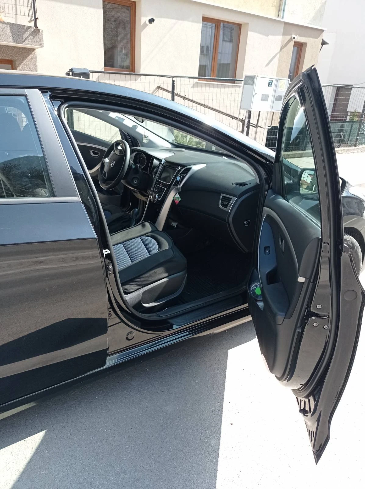 Hyundai I30 1.4i, снимка 7 - Автомобили и джипове - 53878394