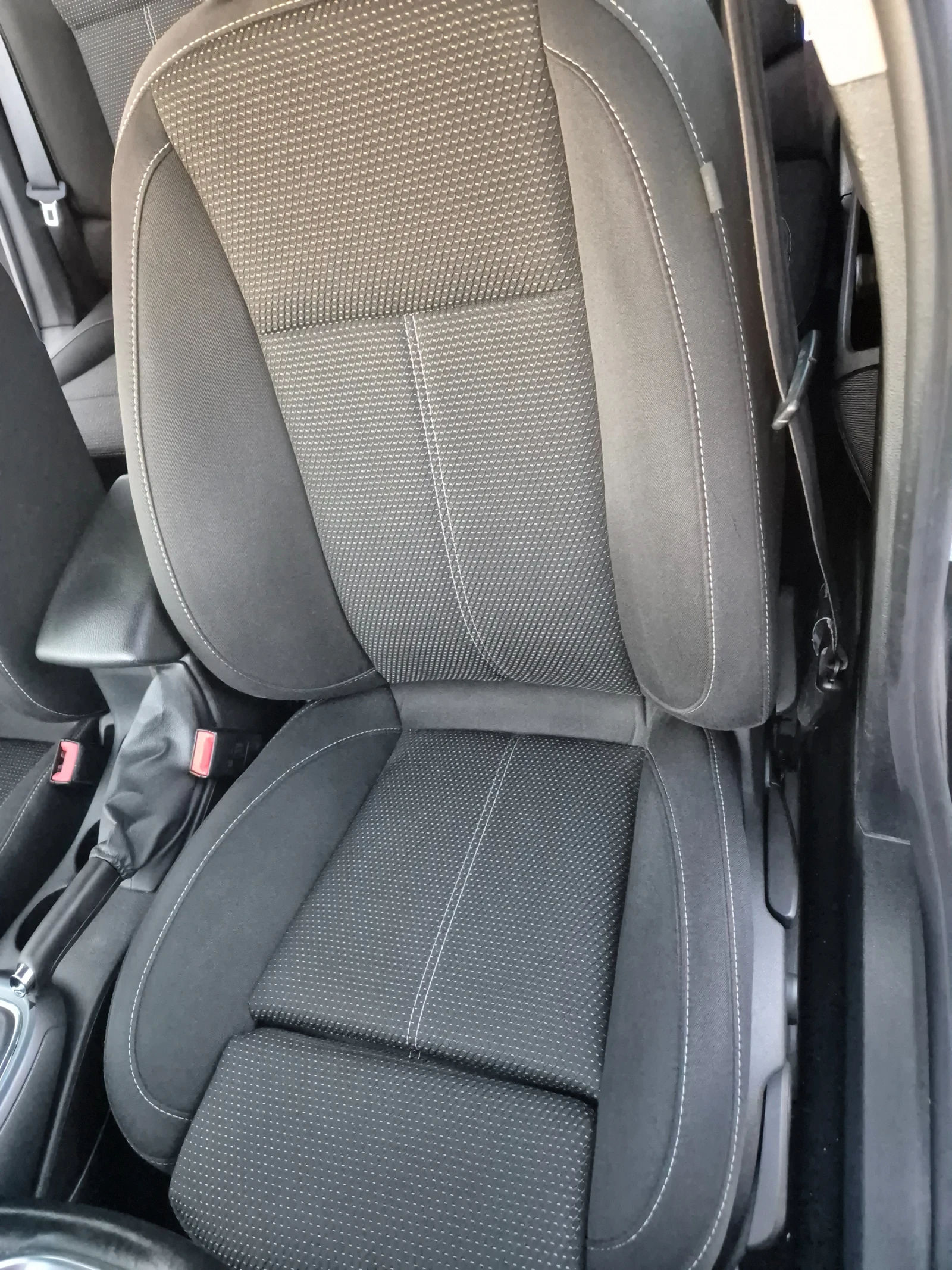 Opel Astra 2015г., снимка 7 - Автомобили и джипове - 53939078