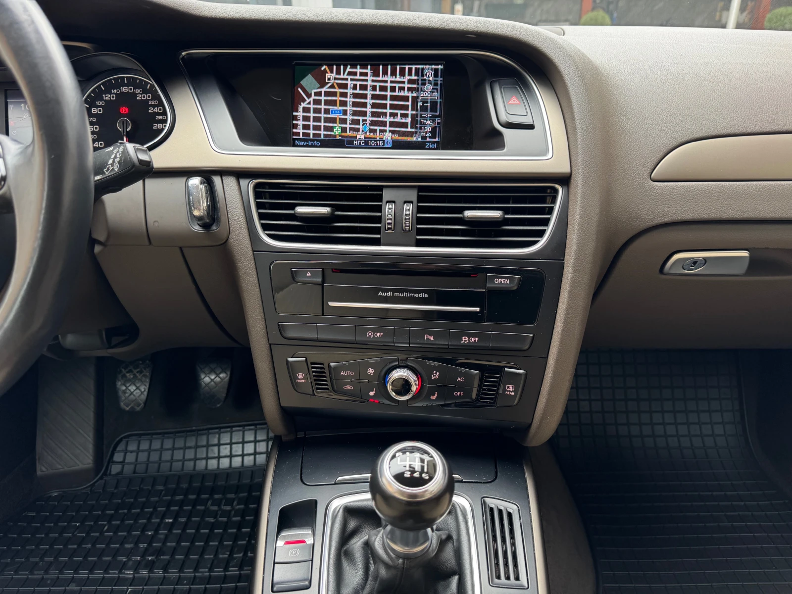 Audi A4 2.0TDi-quattro, снимка 11 - Автомобили и джипове - 54034329