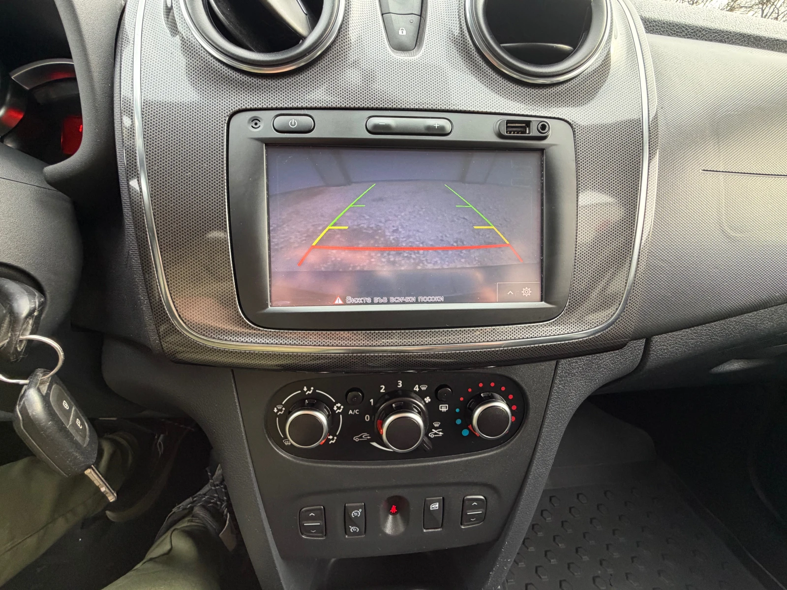 Dacia Logan BENZIN* STEPWAY* FACE* EVRO6, снимка 17 - Автомобили и джипове - 54207084