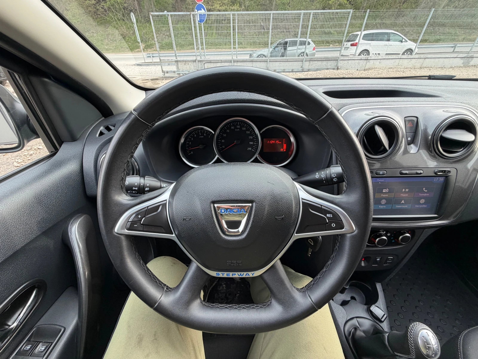 Dacia Logan BENZIN* STEPWAY* FACE* EVRO6, снимка 13 - Автомобили и джипове - 54207084