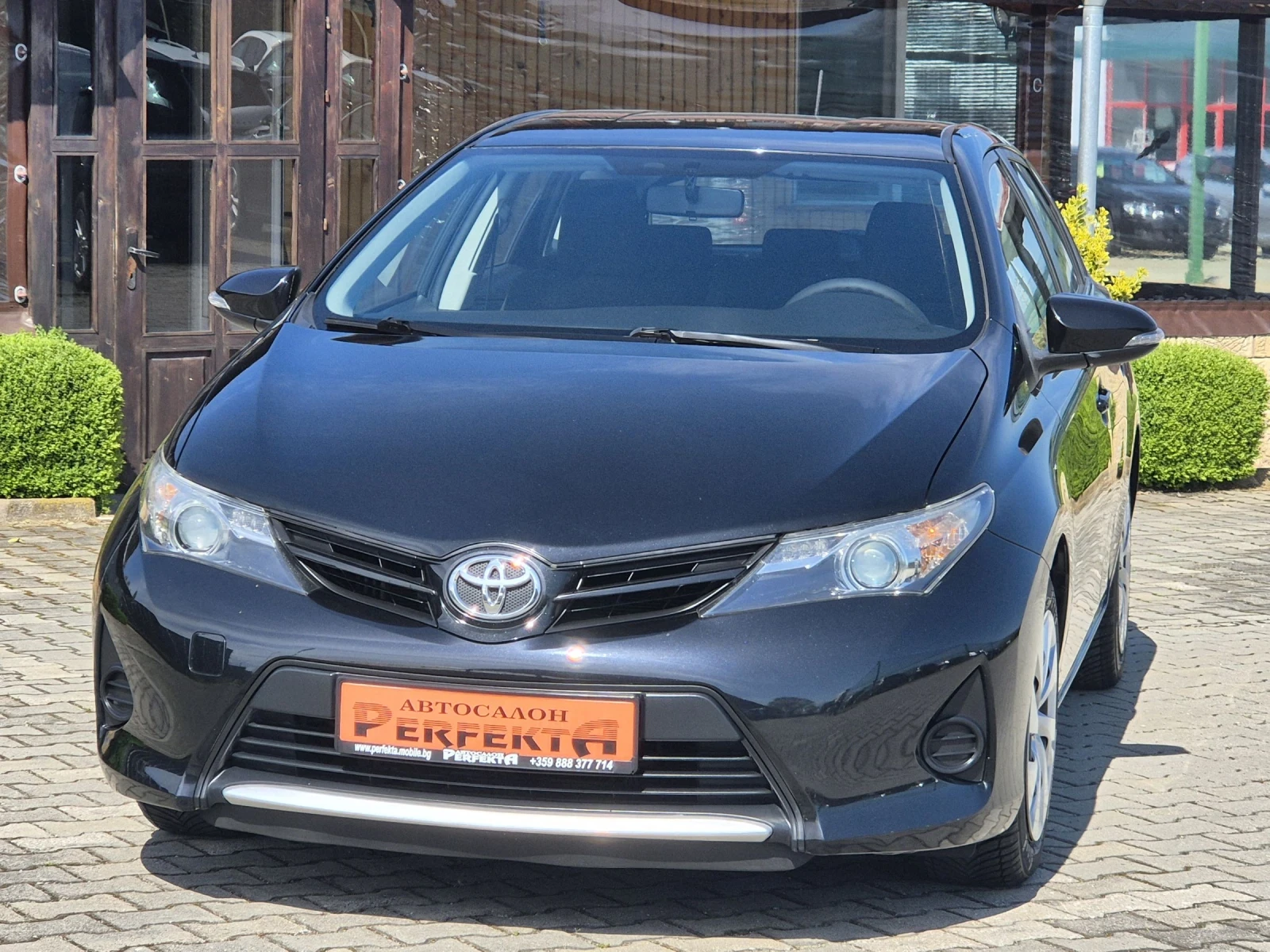 Toyota Auris 1.4D4D 90к.с., снимка 3 - Автомобили и джипове - 54303184