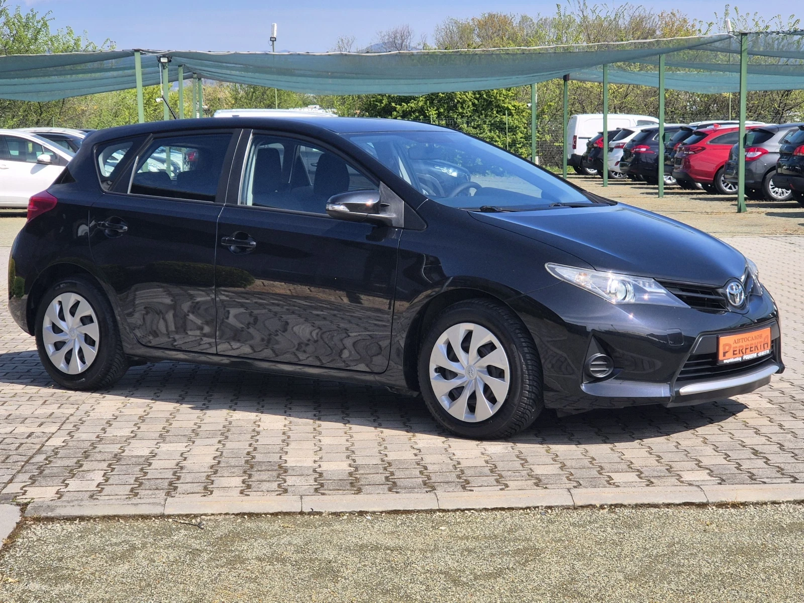 Toyota Auris 1.4D4D 90к.с., снимка 6 - Автомобили и джипове - 54303184