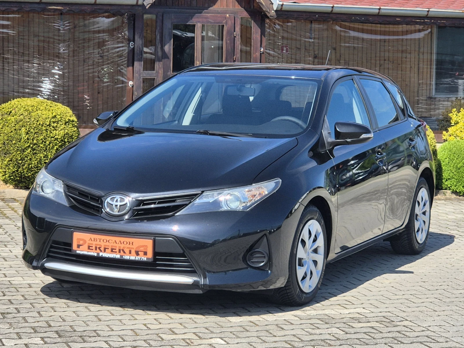 Toyota Auris 1.4D4D 90к.с., снимка 2 - Автомобили и джипове - 54303184