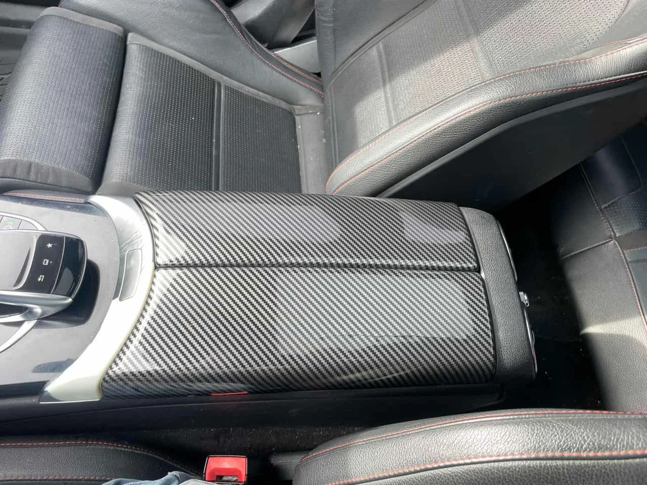 Mercedes-Benz C 300 * FULL AMG PACK* BUCKET SEATS* CARBON* ГЕНЕРАЦИЯ* , снимка 12 - Автомобили и джипове - 54641780