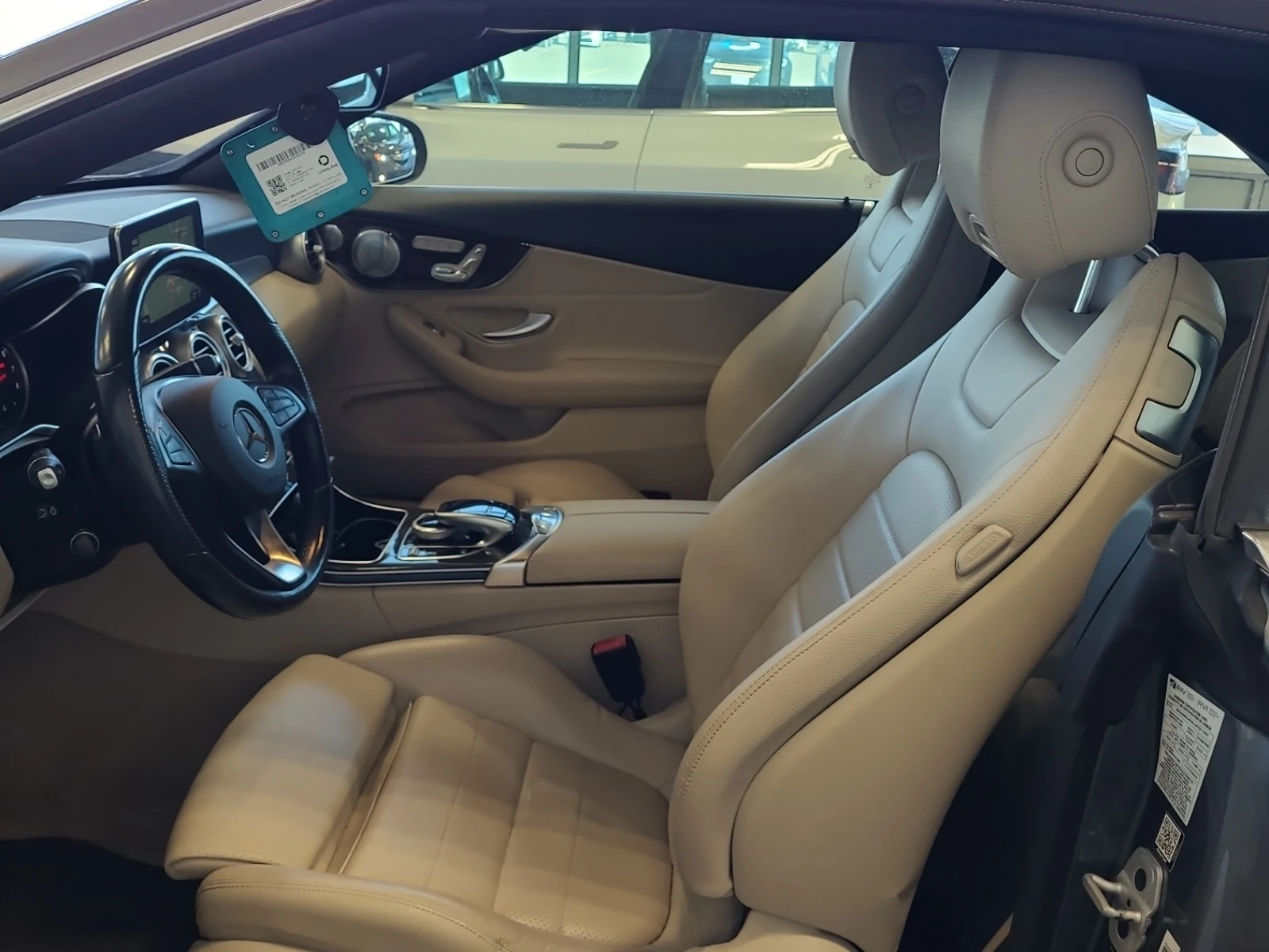 Mercedes-Benz C 300 * * CARFAX * * АВТО КРЕДИТ * * , снимка 5 - Автомобили и джипове - 54652463