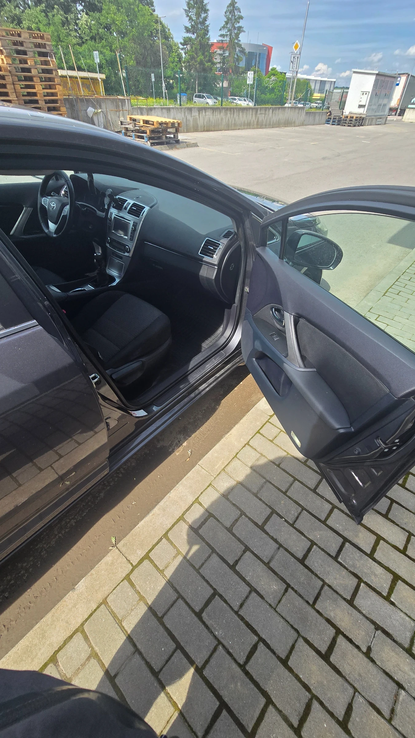 Toyota Avensis 1, 8 vvti - 147 к.с. N1, снимка 14 - Автомобили и джипове - 54876832