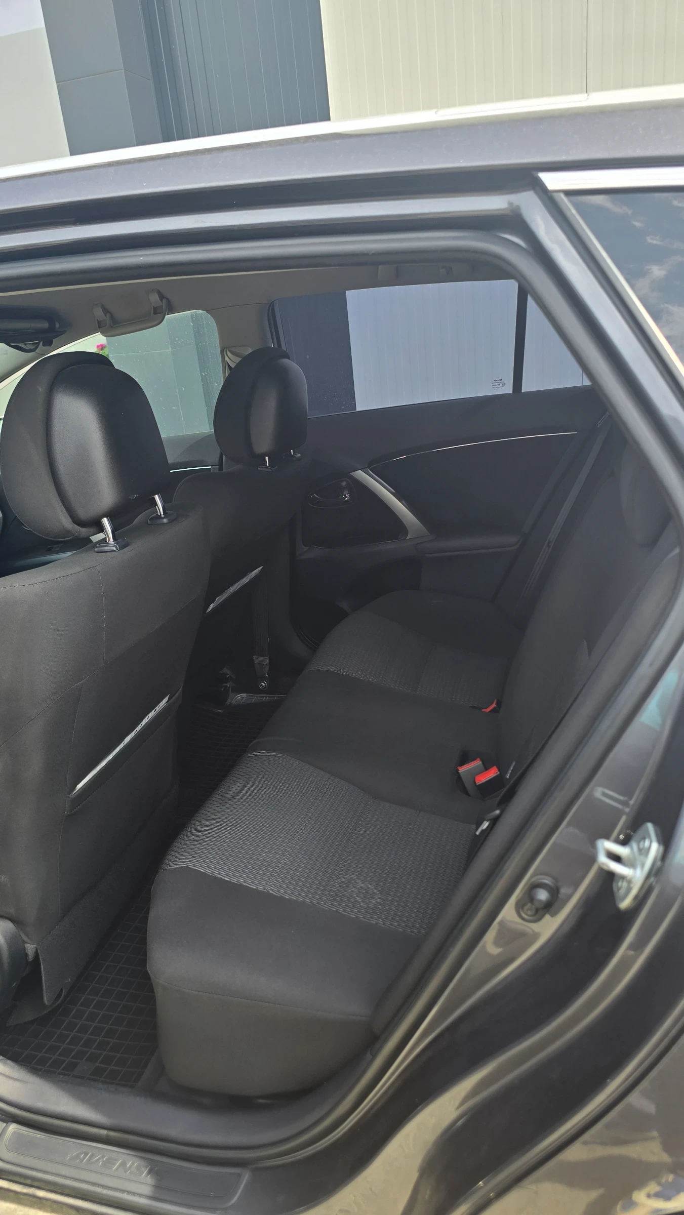 Toyota Avensis 1, 8 vvti - 147 к.с. N1, снимка 11 - Автомобили и джипове - 54876832