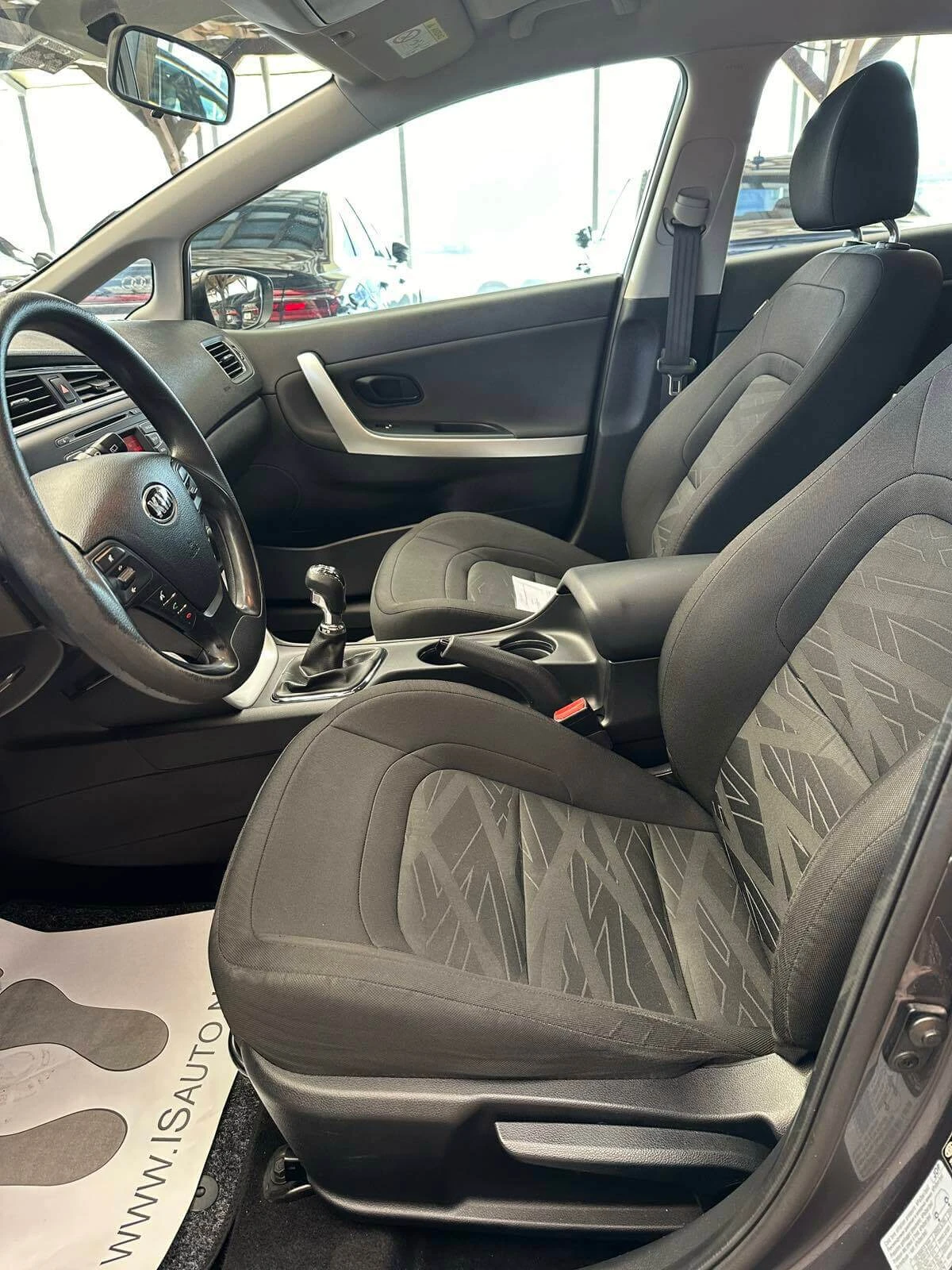 Kia Ceed 1.6CRDI/Климатик/МултиВолан/USB/Android, снимка 7 - Автомобили и джипове - 55609898