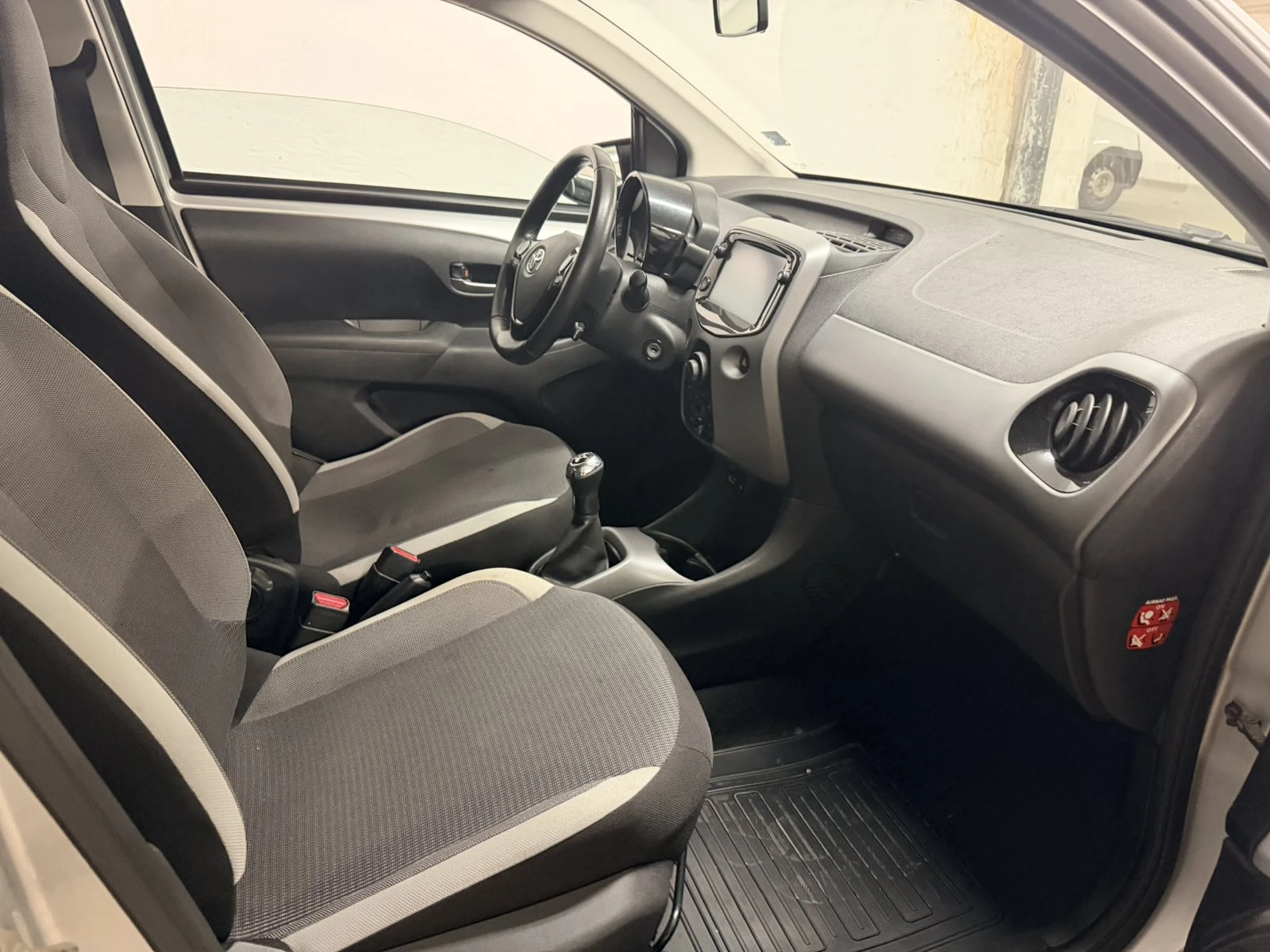 Toyota Aygo, снимка 4 - Автомобили и джипове - 56681230