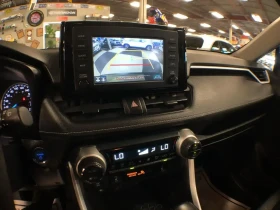 Toyota Rav4 XLE HYBRID AWD PANO CAMERA ACC CARPLAY KEYLESS, снимка 15