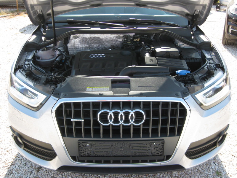 Audi Q3 2.0 TDI, снимка 15 - Автомобили и джипове - 42401528
