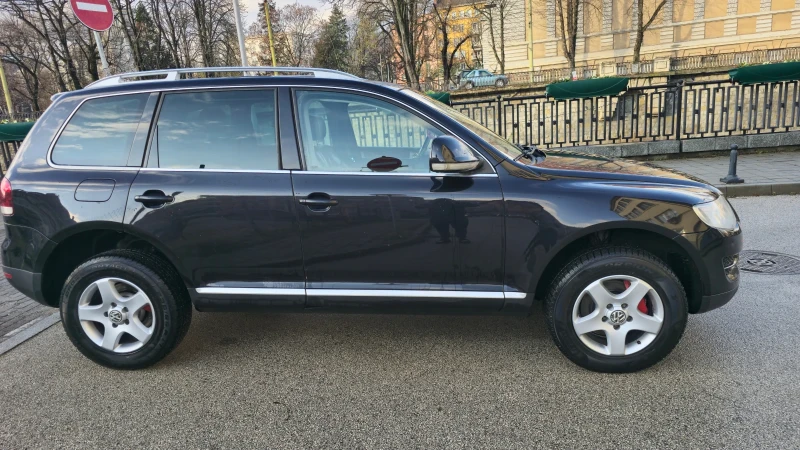 VW Touareg, снимка 4 - Автомобили и джипове - 48278169