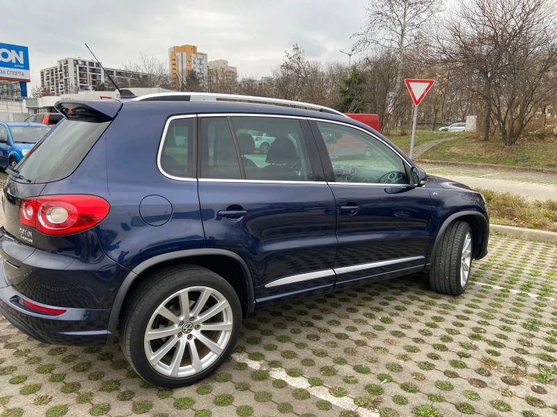 VW Tiguan 2.0TDI 4x4 R-Line Автоматик Обслужен, снимка 7 - Автомобили и джипове - 48334889