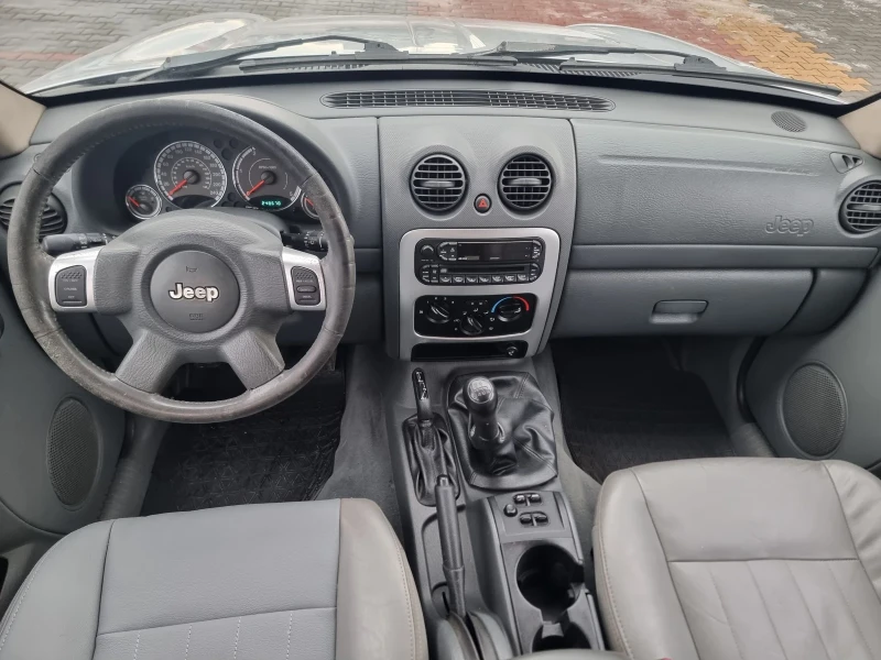 Jeep Cherokee 2.8 CRD, снимка 9 - Автомобили и джипове - 53123290