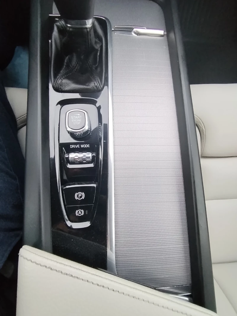 Volvo XC60 INSCRIPTIONS, снимка 16 - Автомобили и джипове - 53293763