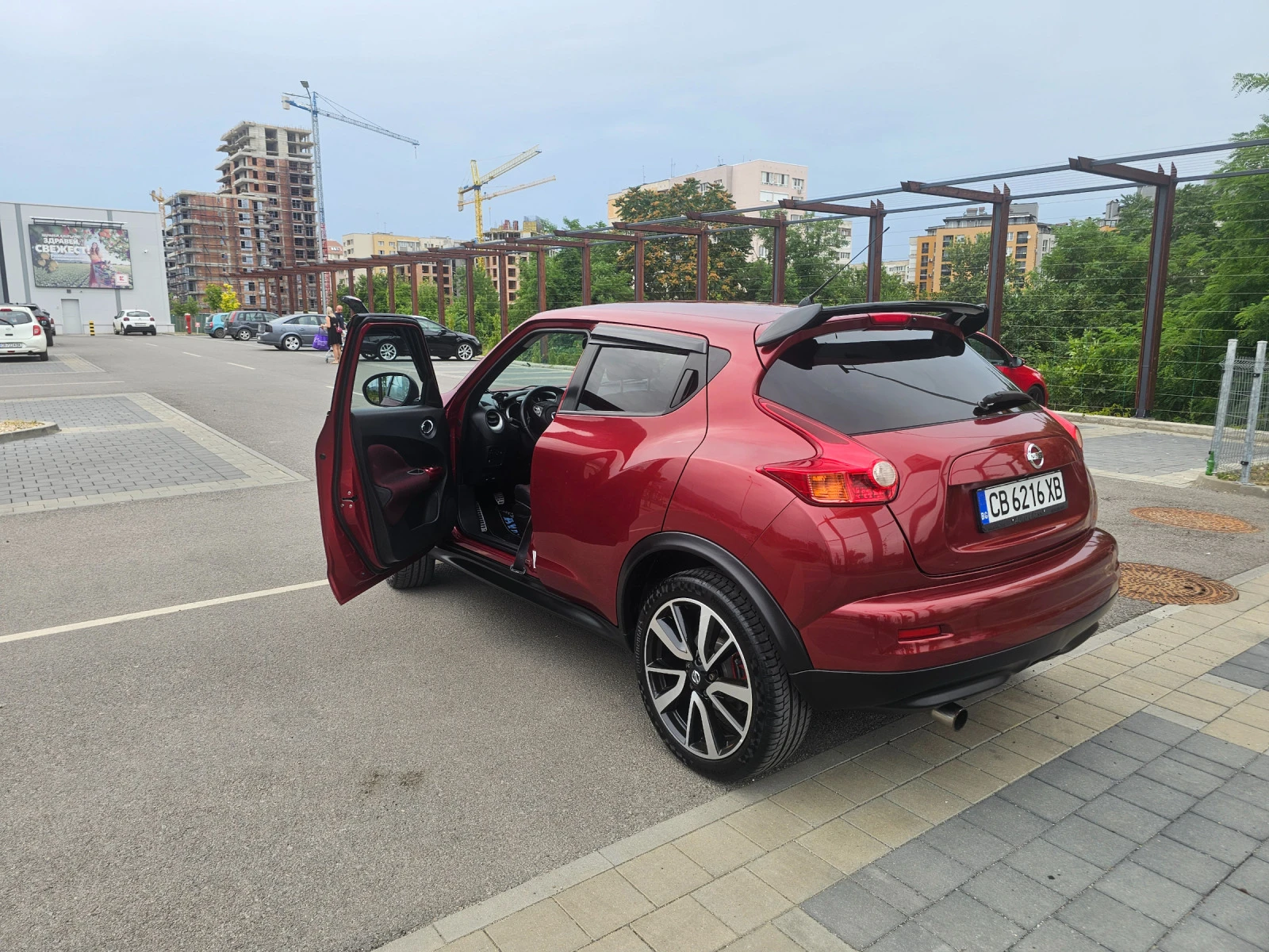 Nissan Juke 1.6 турбо - изображение 2