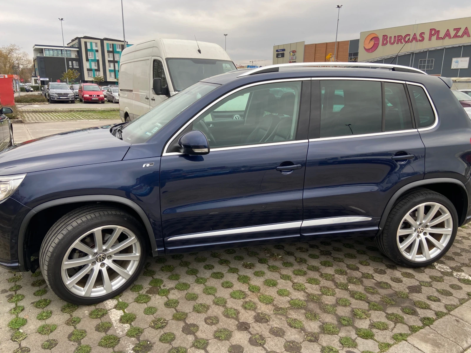 VW Tiguan 2.0TDI 4x4 R-Line Автоматик Обслужен - изображение 4