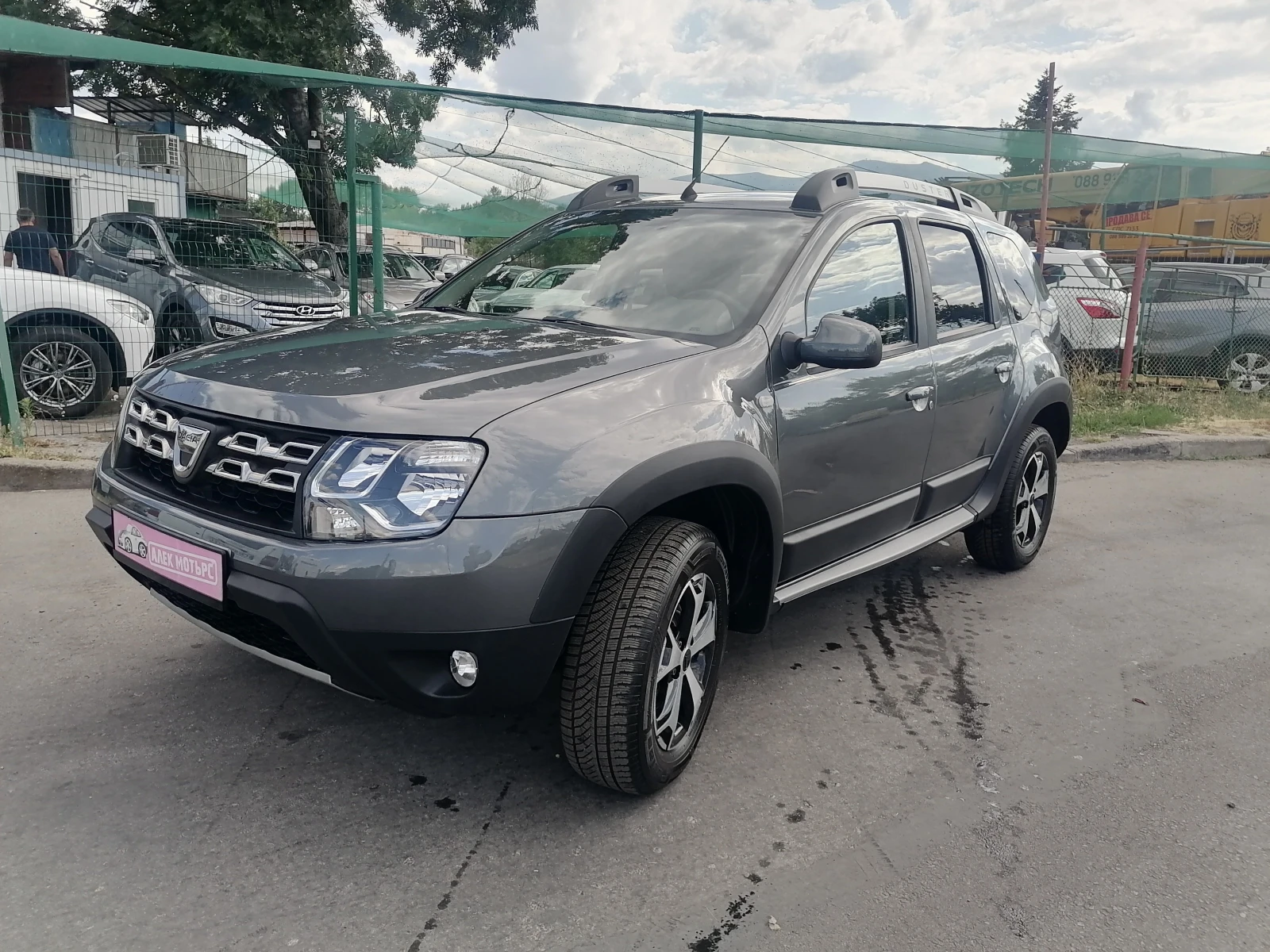 Dacia Duster 1.2i 4x4 - изображение 6