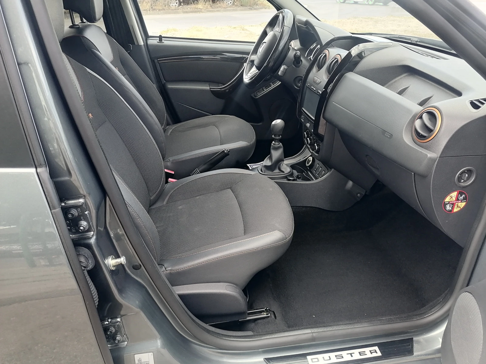 Dacia Duster 1.2i 4x4 | Mobile.bg — изображение 14