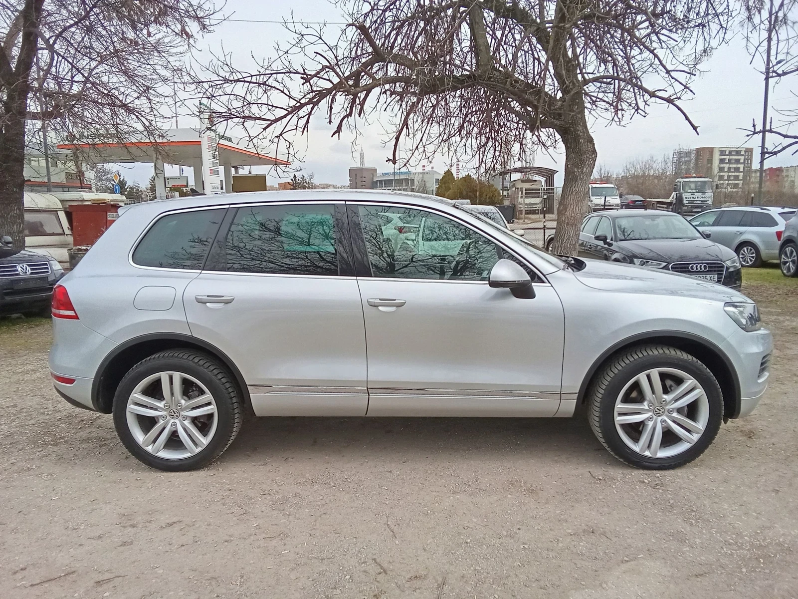VW Touareg 3.0TDI - LED - NAVI - КОЖА, снимка 5 - Автомобили и джипове - 53931556